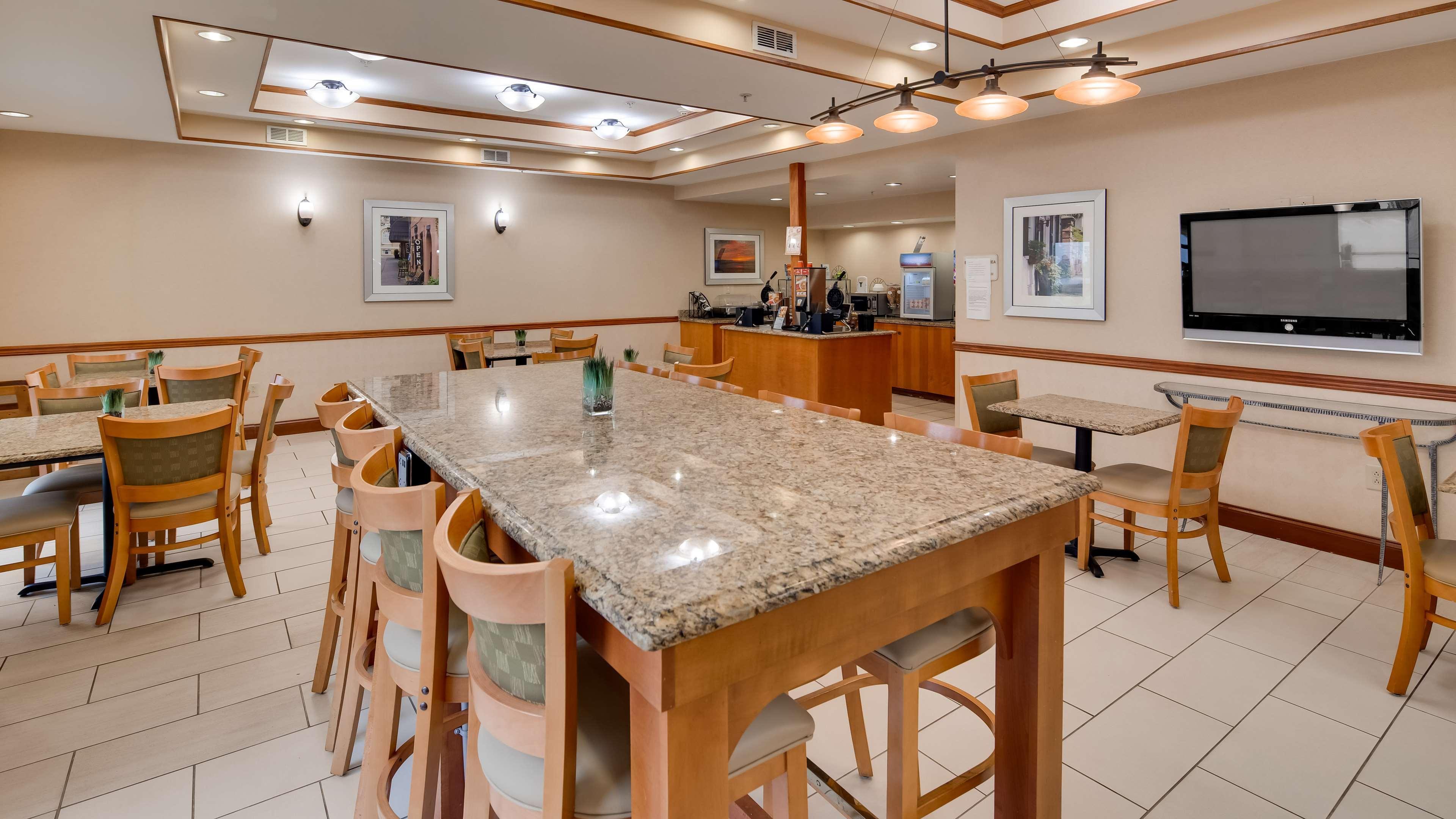 Best Western Executive Inn - Latta Berrys Crossroads Eksteriør bilde